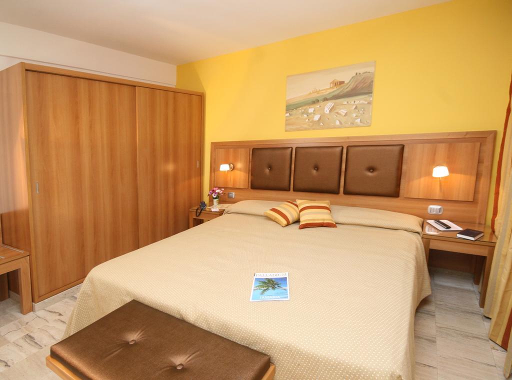 Fiesta Garden Hotel 4*